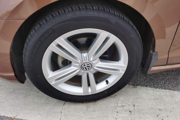 Used Volkswagen Lamando 2015 280TSI DSG Comfort Edition Left Front Wheel Hub