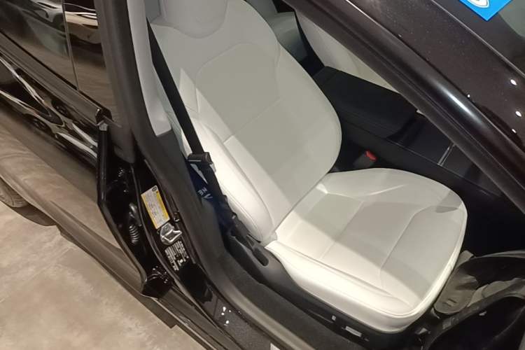 Used Tesla Model 3 2025 Model Revised Long-Range Rear-Wheel-Drive Version
