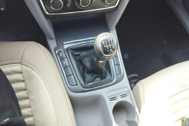 Used Skoda Superb 2013 1.4TSI Manual Shengshi Edition Gear Lever