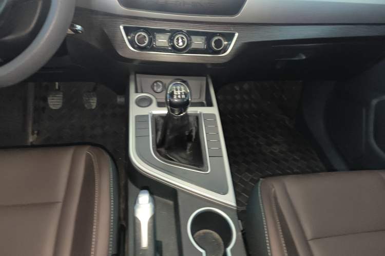 Used FORTHING T5 2023 Grand Edition 1.6L Manual Dream Version Five Seats
