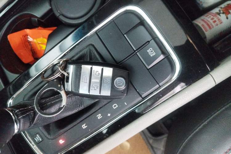 Used Kia Carnival 2015 3.3 GDI Luxury Edition China V Standard Vehicle Key