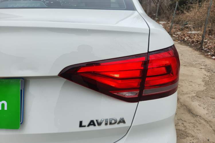 Used Volkswagen Lavida 2019 Lavida Start 1.5L Manual Fashion Edition China VI Standard
