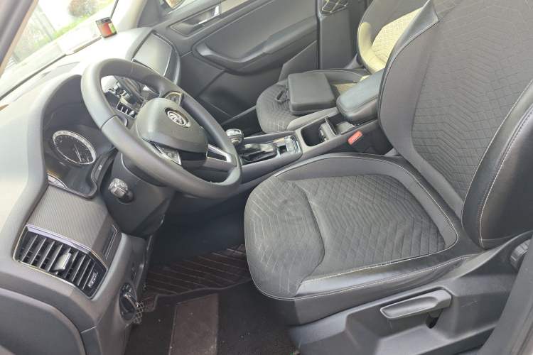 Used Skoda Kodiaq 2018 Facelifted TSI330 5-Seater Two-Wheel-Drive Comfort Edition Left Front Seat