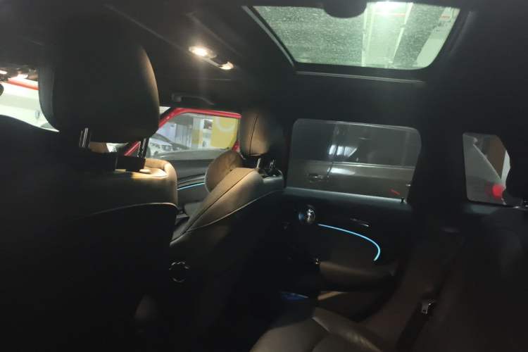 Used MINI 2023 Facelift 2.0T COOPER S Artist Five-Door Edition Headliner