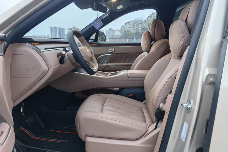 Used ONVO Luxeed L90 2025 Model—Max Six-Seater Version Left Front Seat