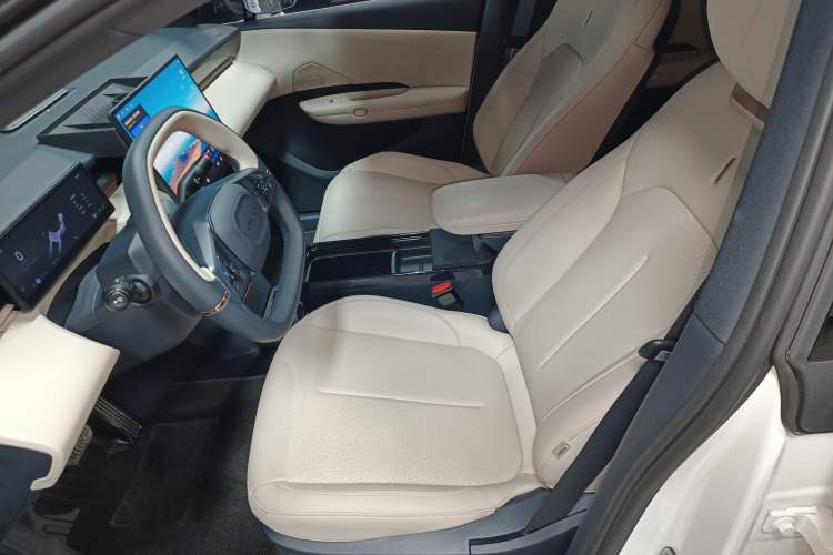 Used Lynk & Co Z20 2025 530 km Range Rear-Wheel Drive Max