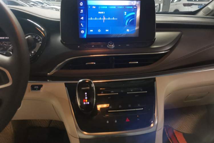 Used Buick GL8 2020 Land Cruiser Executive Class 652T Comfort Model
