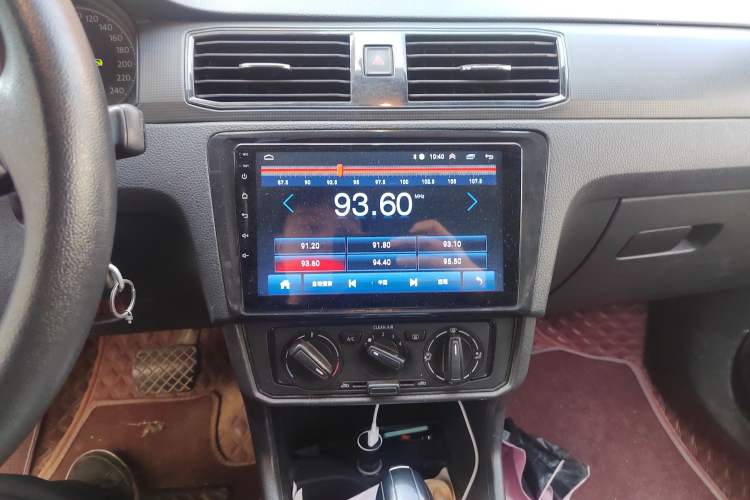 Used Volkswagen Santana 2016 1.6L Automatic Fashion Edition Audio And AC Panel