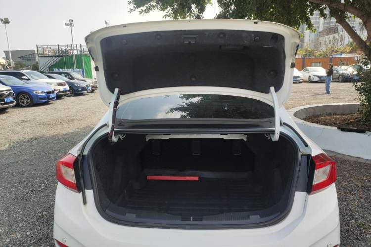 Used Chevrolet Cruze 2018 320 Automatic Pioneer Sunroof Edition