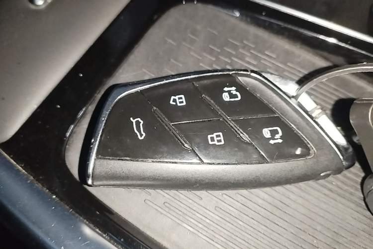 Used SAIC MAXUS G90 2022 2.0T Xingyun Seven-Seater Version Vehicle Key