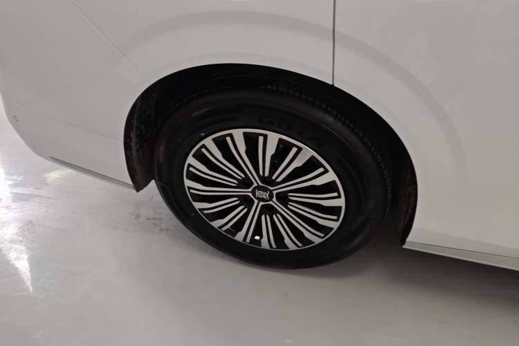 Used BYD Xia 2025 DM-i 1.5T 100km Supreme Edition Right Rear Wheel Hub