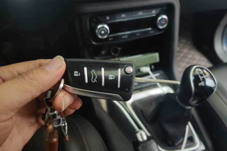 Used JAC Group Refine R3 2018 1.6L Manual Luxury Sunroof Model Vehicle Key