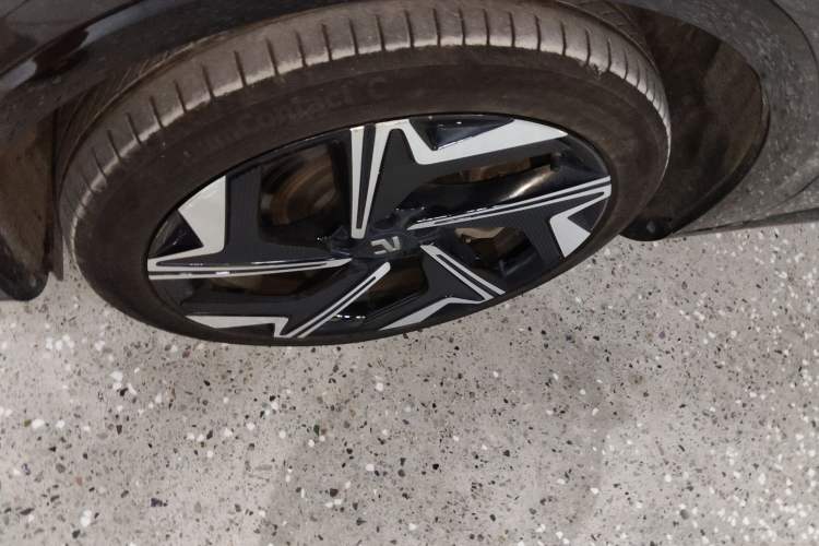 Used Rising R7 2023 Rear-Drive Screen King Edition