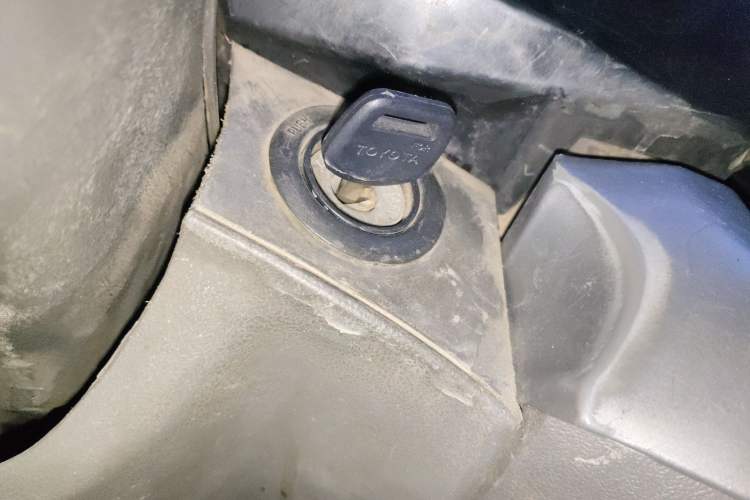 Used Jinbei Hiace 2011 2.0L 5th Generation Kuaiyunwang Standard Version 4G19
