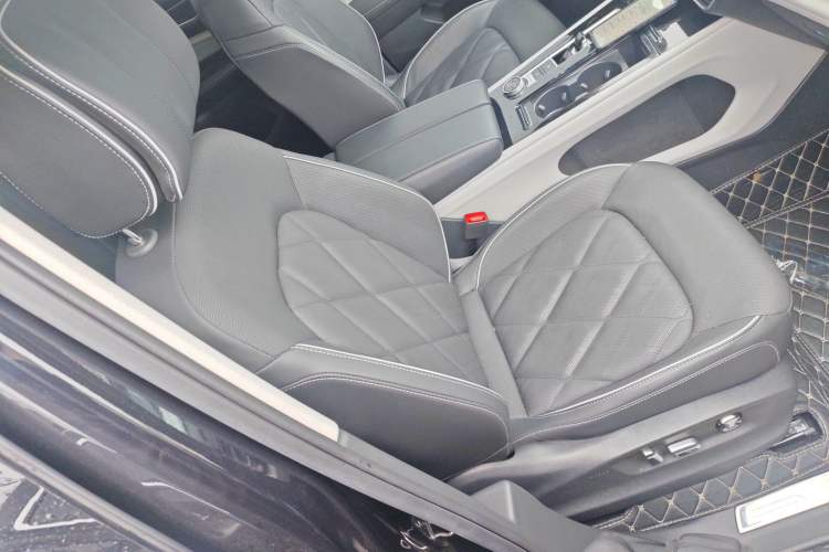 Used Volkswagen Teramont 2023 530 V6 All-Wheel Drive Prestige Flagship Edition Right Front Seat