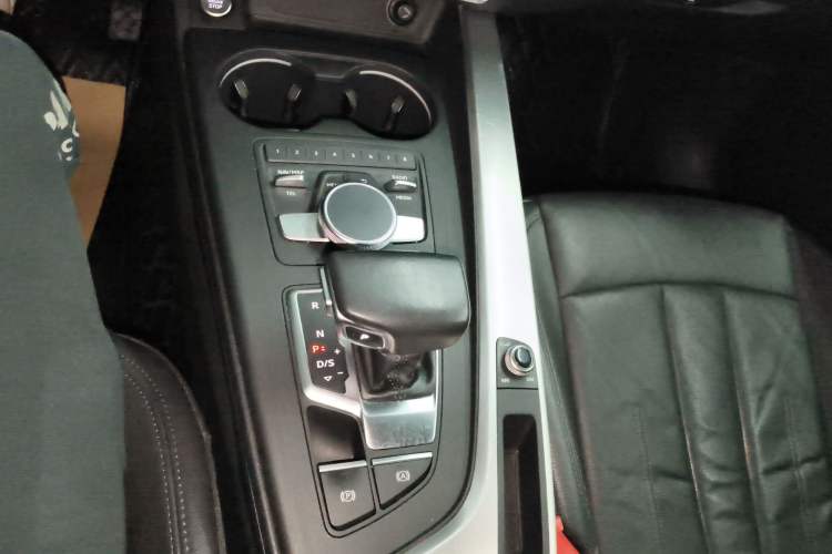 Used Audi A4L 2019 40 TFSI Fashion Edition China VI Emission Standard