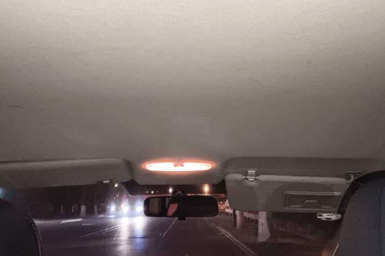 Used Venucia R50 2013 1.6L Manual Fashion Edition