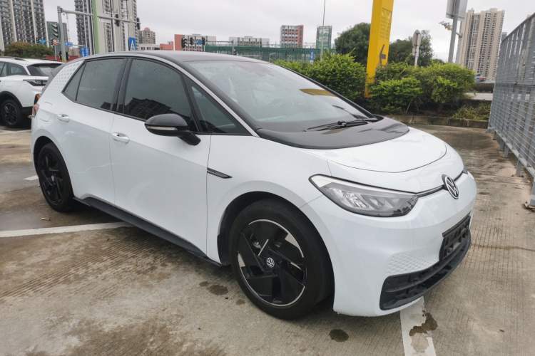 Used Volkswagen ID.3 2023 Upgraded Model Pure Intelligent Enjoyment Version Front Right 45 Deg