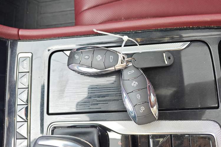 Used Hongqi H5 2024 1.5T DCT Smart Connect Flagship Edition Vehicle Key