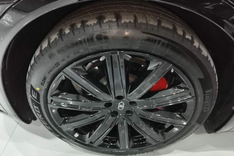 Used Hima Luxeed R7 2026 Model Pure Electric Ultra Left Front Wheel Hub