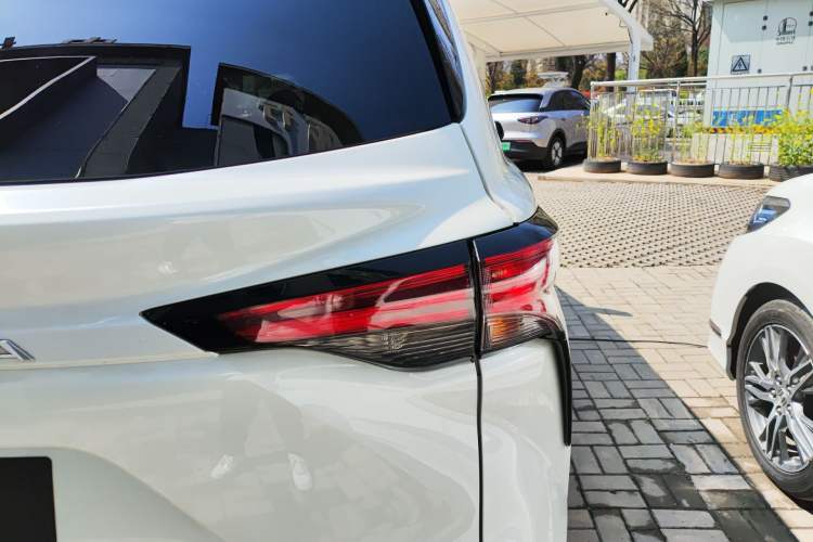 Used Toyota SIENNA 2021 2.5L Hybrid Comfort Edition
