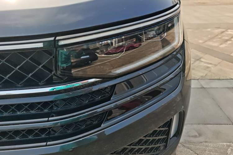 Used Volkswagen Tavendor 2023 380TSI Four-Wheel Drive R-Line Cruise Edition