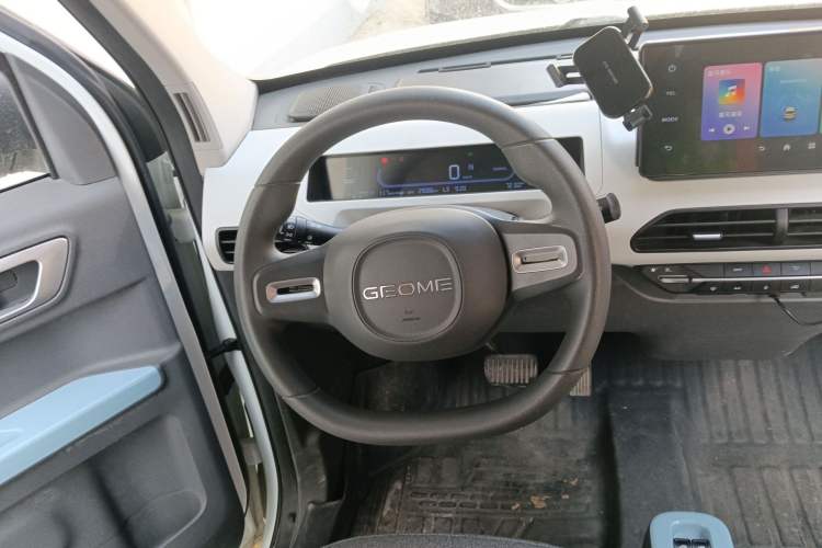 Used Geely Galaxy Panda 2023 Panda Mini 200km Endurance Bear
