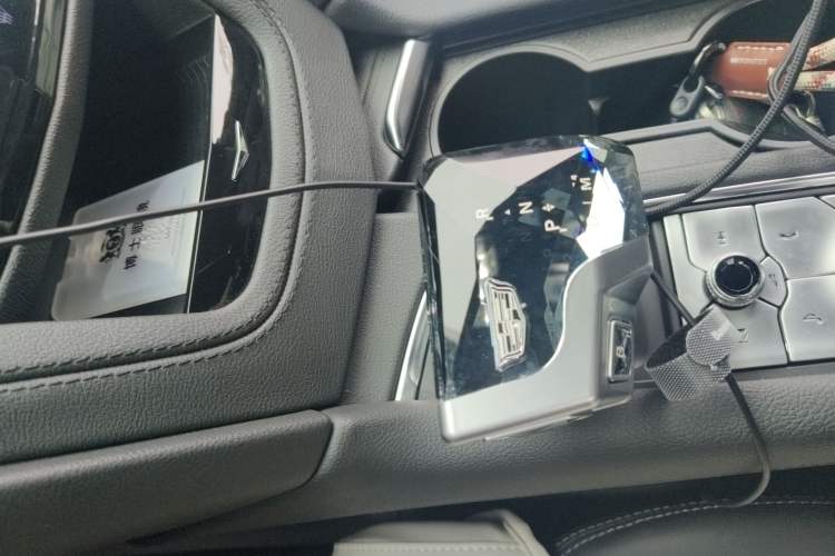 Used Cadillac XT6 2021 2.0T Six-Seater Four-Wheel-Drive Luxury Version
