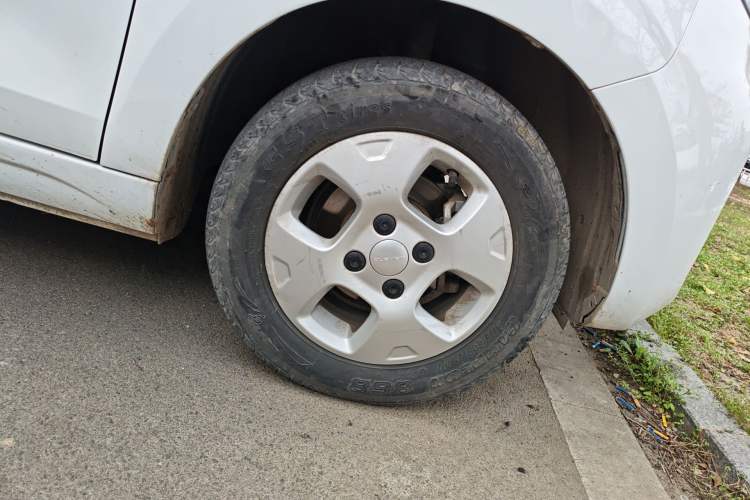 Used Roewe Clever 2021 302 km New Four-Seater Super-Efficient Version