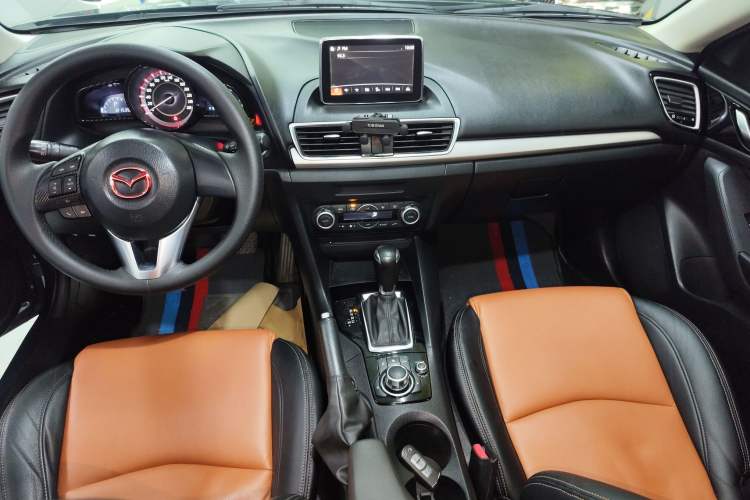 Used Mazda 3 Axela 2014 Sedan 1.5L Automatic Luxury Model