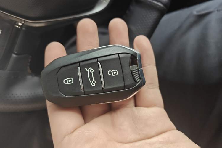 Used Peugeot 5008 2017 380THP 7-Seater Elite Edition