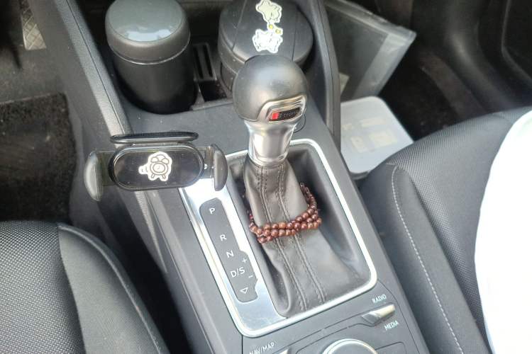 Used Audi Q2L 2020 35 TFSI Ambition Dynamic Edition Gear Lever