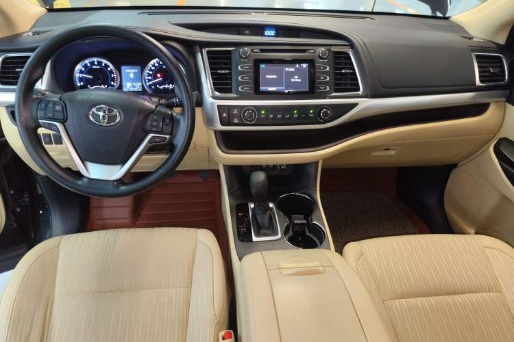 Used Toyota Highlander 2018 2.0T Two-Wheel Drive Elite Edition 5 Seats Emission Standard China V
