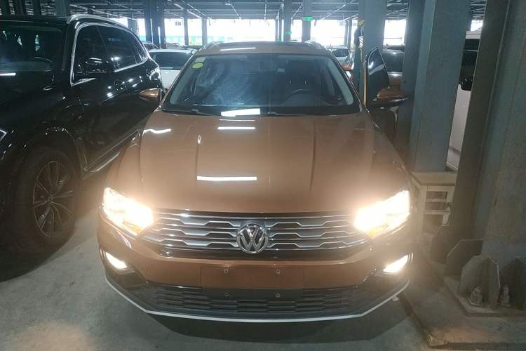 Used Volkswagen C-TREK 2018 230TSI Manual Comfort Version
