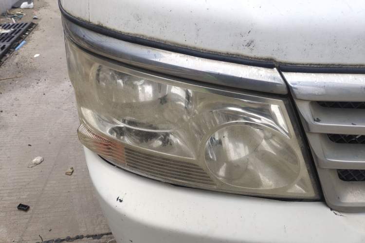 Used Jinbei Hiace 2011 2.0L 5th Generation Kuaiyunwang Standard Version 4G19
