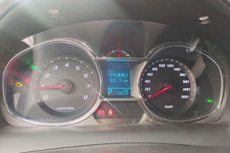 Used Chevrolet Captiva 2015 2.4L 4x4 Flagship Edition 7-Seater
