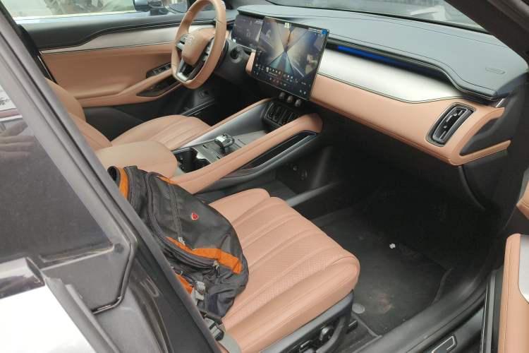 Used BYD Song L EV 2025 Intelligent Driving Version 662 km LiDAR Excellence Edition
