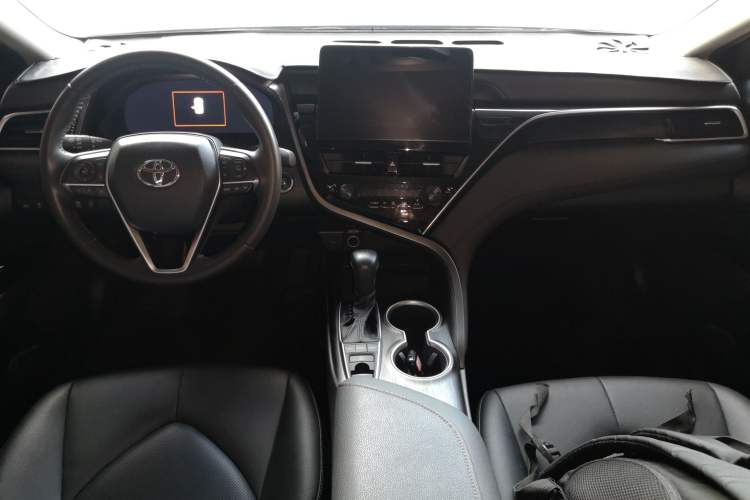 Used Toyota Camry 2021 2.5G Luxury Edition
