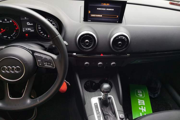 Used Audi A3 2020 Sportback 35 TFSI Fashion Edition China VI Emission Standard Audio And AC Panel