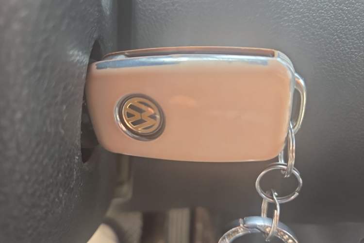 Used Volkswagen Tiguan 2010 2.0 TSI Automatic All-Wheel-Drive Elite Edition Vehicle Key