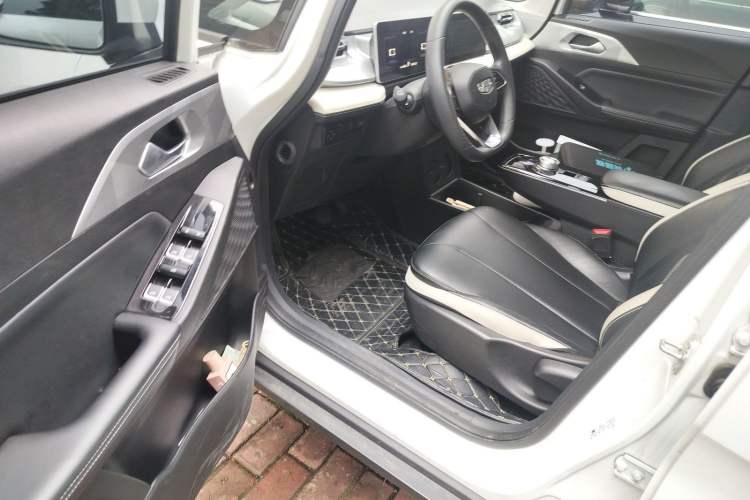 Used Geometry E Firefly 2023 320KM Cute & Handsome Tiger 5 Seats