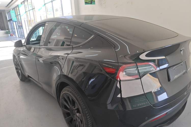 Used Tesla Model Y 2023 Long-Range All-Wheel-Drive Version
