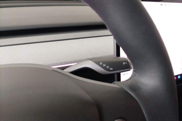 Used Tesla Model Y 2023 Rear-Wheel-Drive Version
