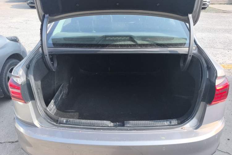 Used Volkswagen Bora 2019 Revised Version 1.5L Automatic Fashionable Style China VI