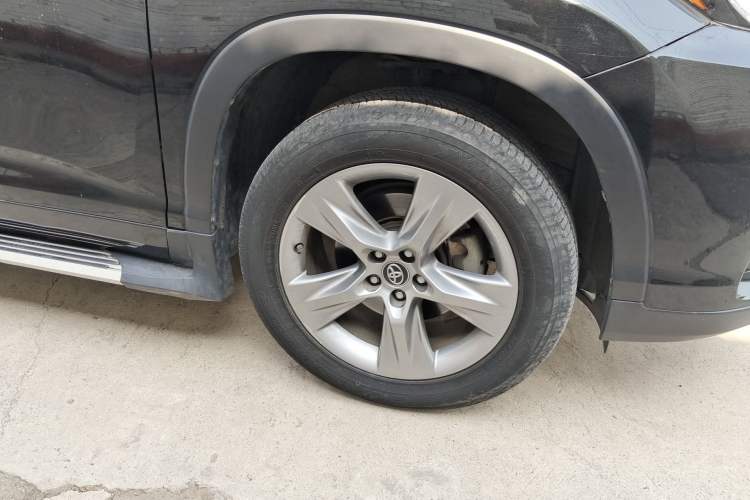 Used Toyota Highlander 2018 2.0T Four-Wheel Drive Luxury Version 7 Seats China VI Standard