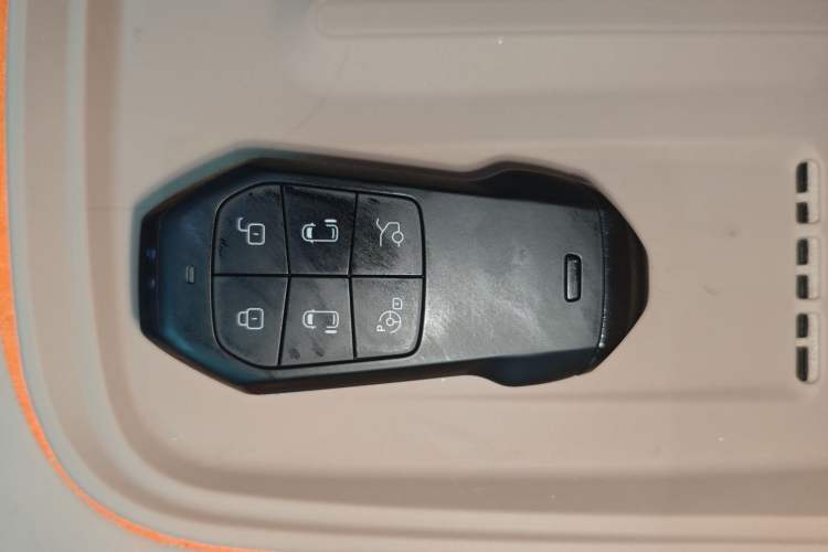 Used XPeng X9 2025 740 Ultra-Long Range Max
