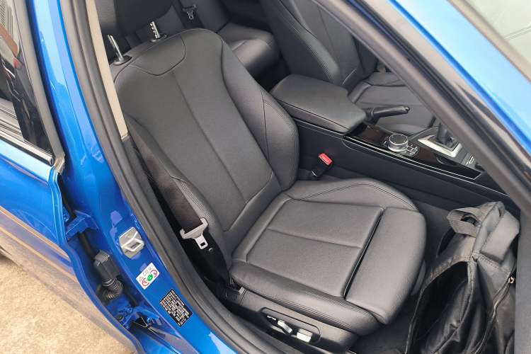 Used BMW 3 Series 2018 320Li Leading Model M Sport Package Right Front Seat