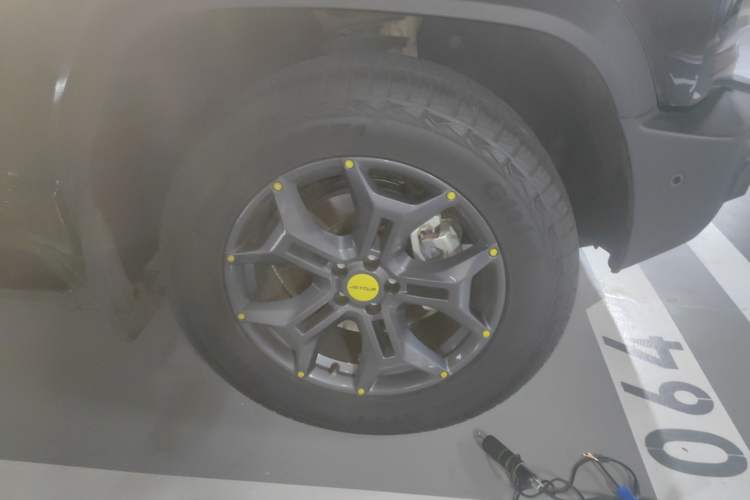 Used JETOUR Traveler 2023 2.0T All-Wheel Drive CrossPRO+ Right Front Wheel Hub