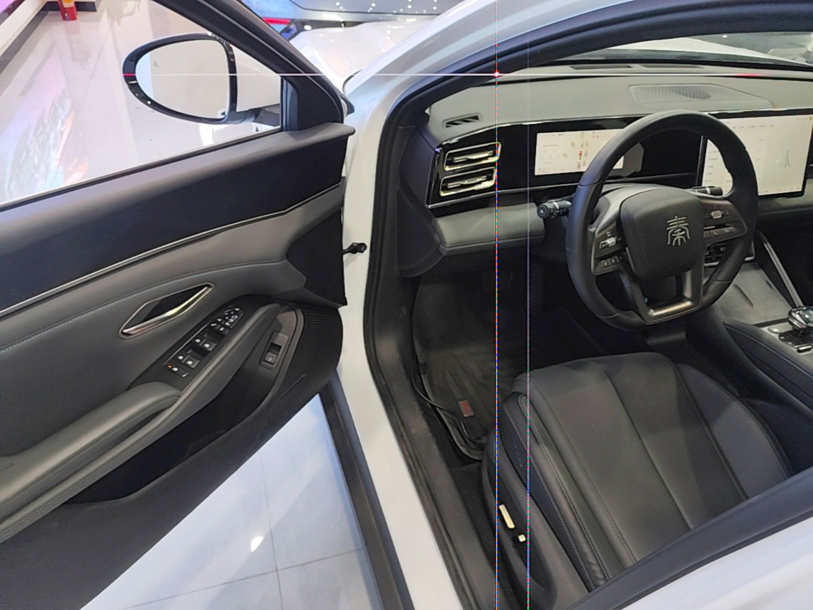BYD Qin L 2025 DM-i Smart Drive 120KM Superior Model — снимка 18