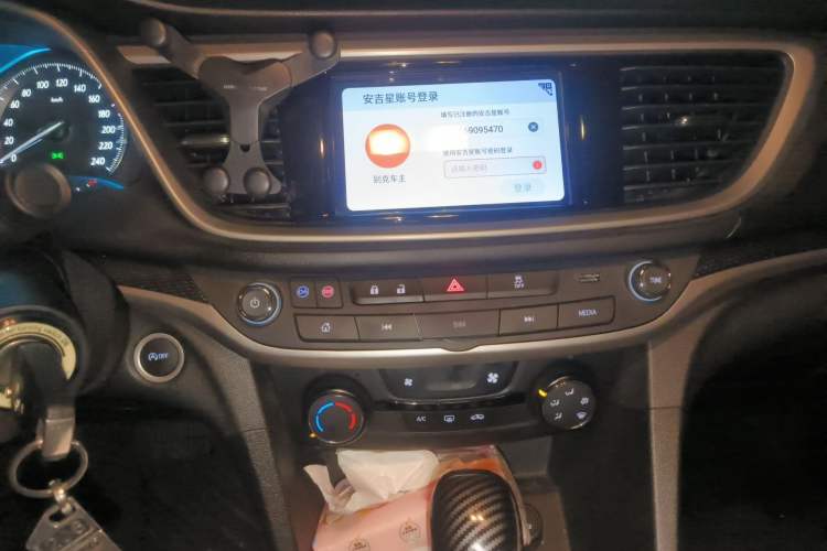 Used Buick GT 2021 Revised Version Flagship 1.5L Automatic Elite Edition Audio And AC Panel